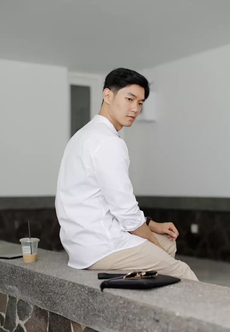 Kemeja tangan panjang Collarless koko cotton oxcon white