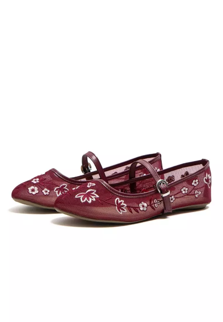 Jual Berrybenka Label Sofia Mayala Embroidered Mary Jane Maroon ...