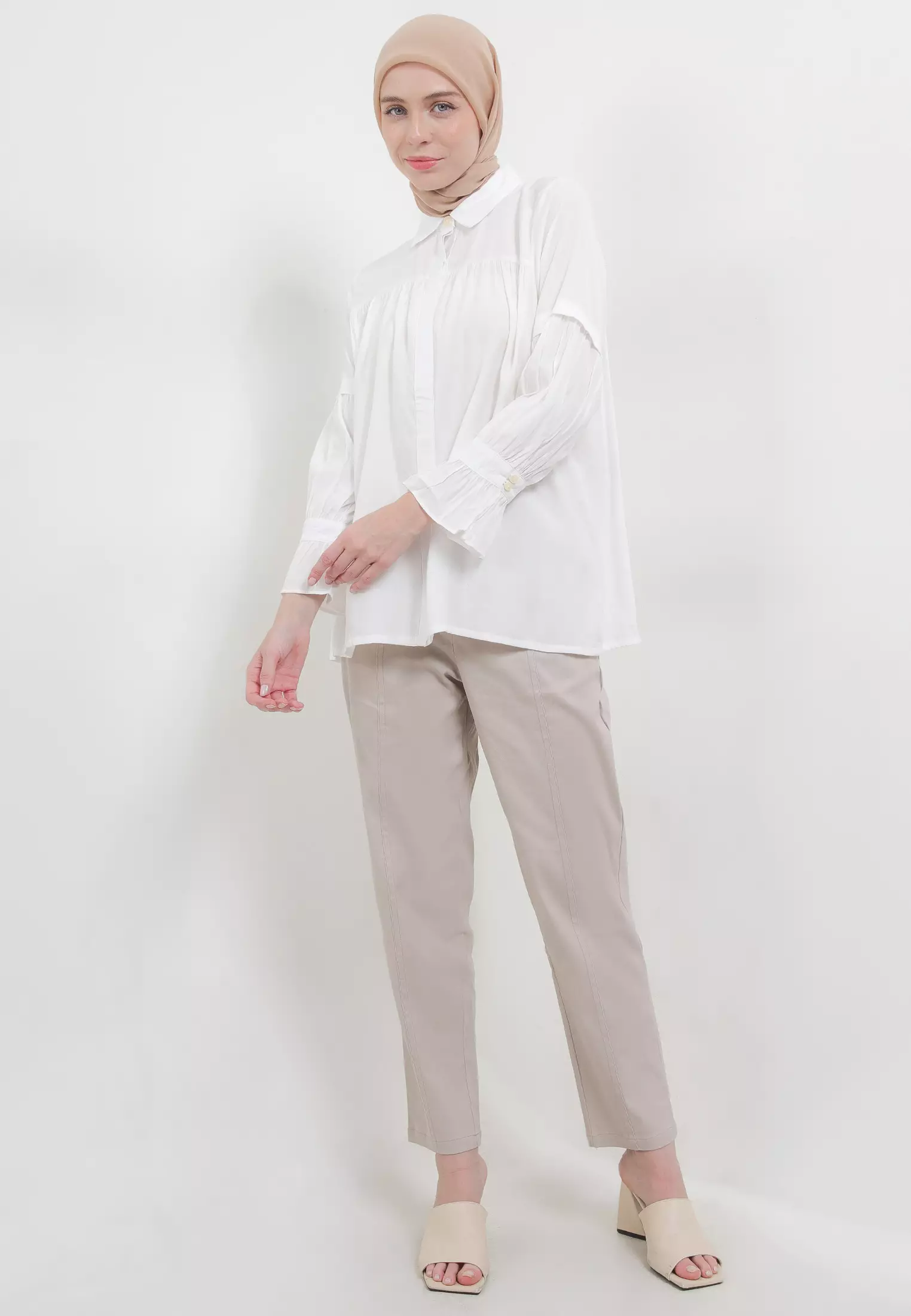 MFMW Monaska Atasan Blouse Broken White