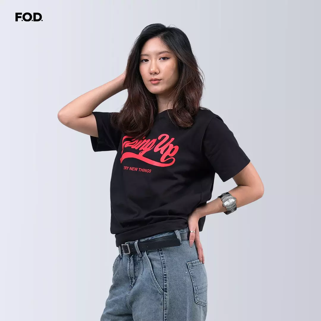 Kaos Wanita Going Up Black