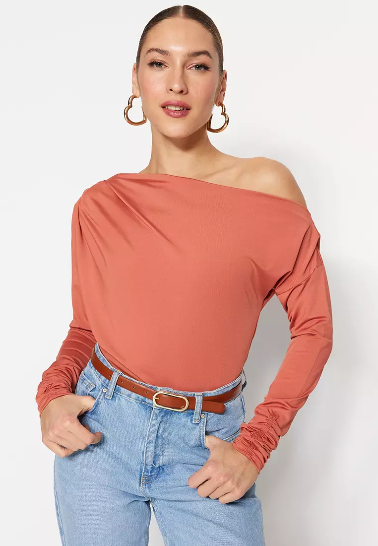 Asymmetrical Flowy Knitted Blouse