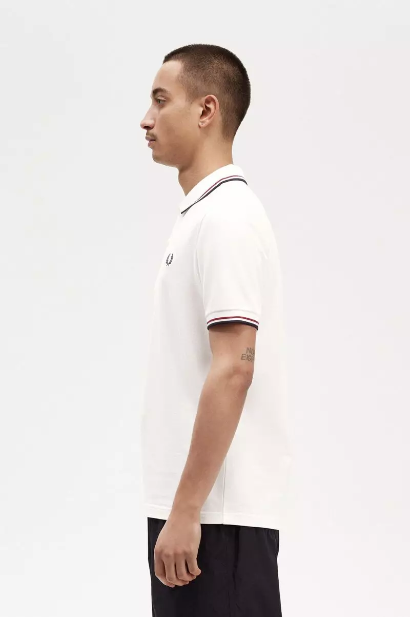 Fred Perry M3600 Twin Tipped Fred Perry Shirt (Snow White / Burnt Red / Navy)