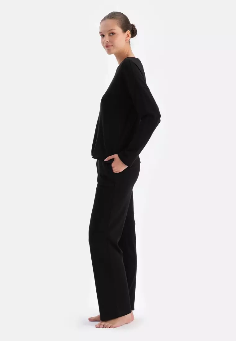 Black Celliant T-Shirt & Trousers Set, Crew Neck, Oversize, Long Sleeve Sleepwear for Women