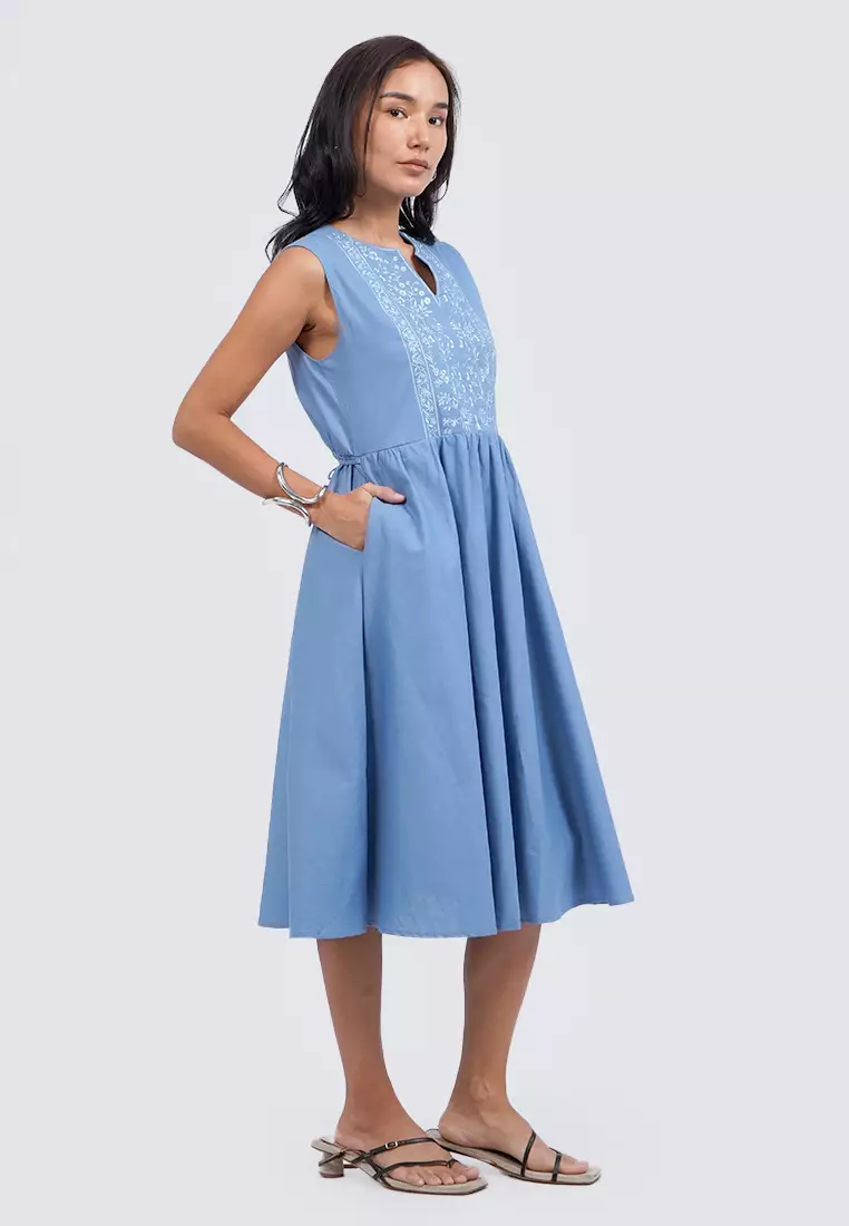 Embroidered Sleeveless Midi Dress BLUE