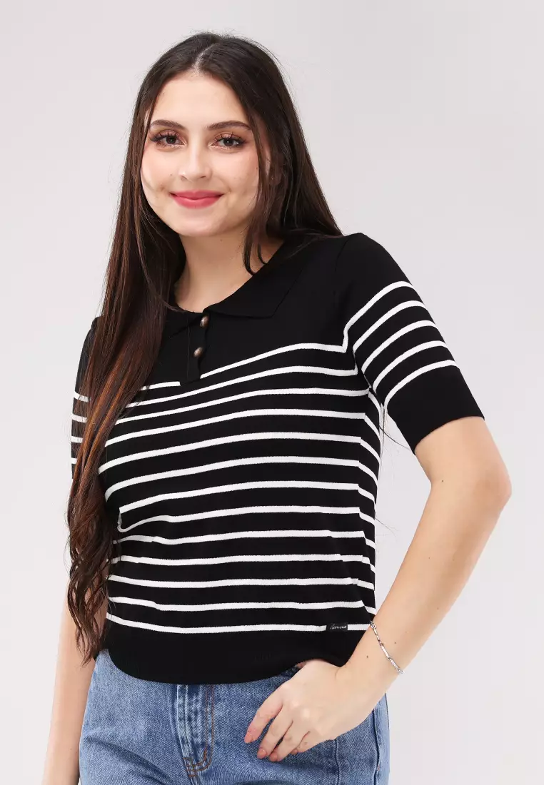 Knitted Short Sleeves Blouse