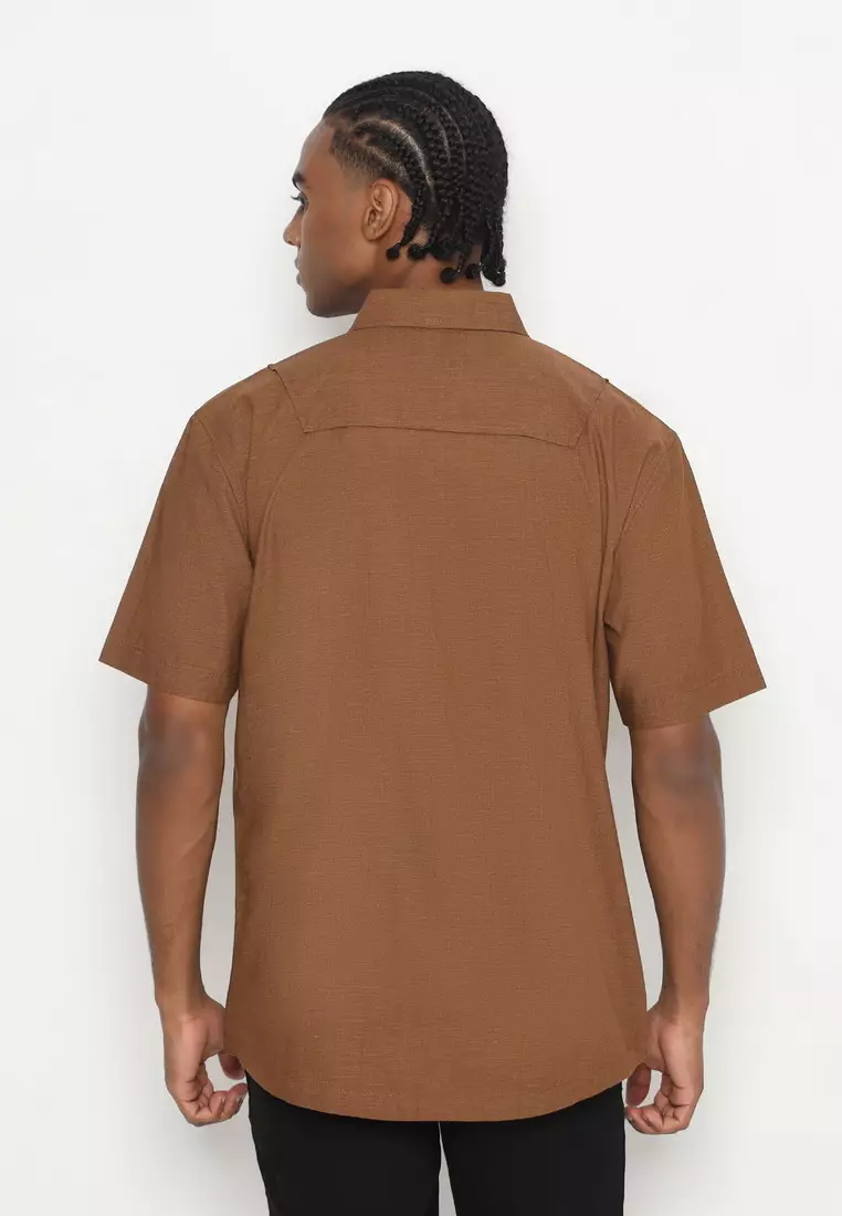 POLICE Kemeja Polos Cotton Twill Slub Coklat Regular Fit Pria