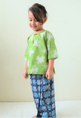 Baju Kurung Kedah Kain Batik Budak