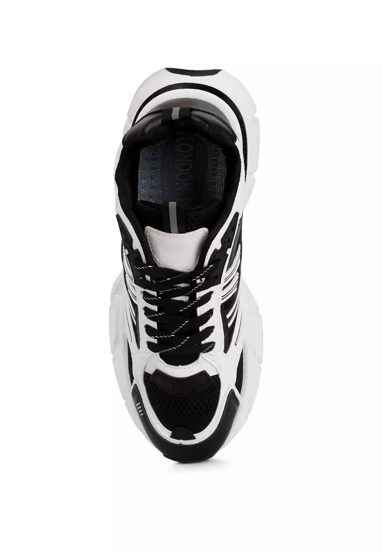 Sepatu Kets Bertali Chunky Pria Warna Hitam