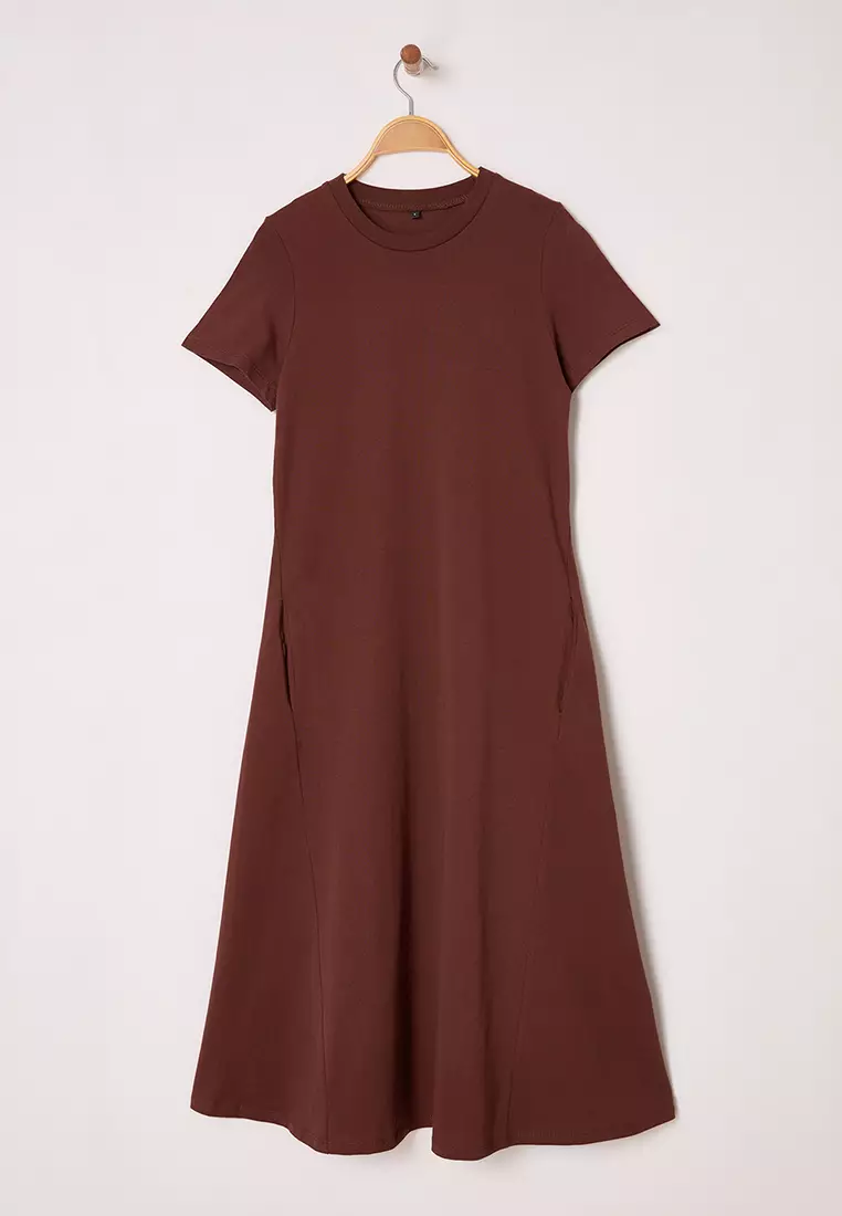 Pocketed Crew Neck A-Line Knitted Midi Dress
