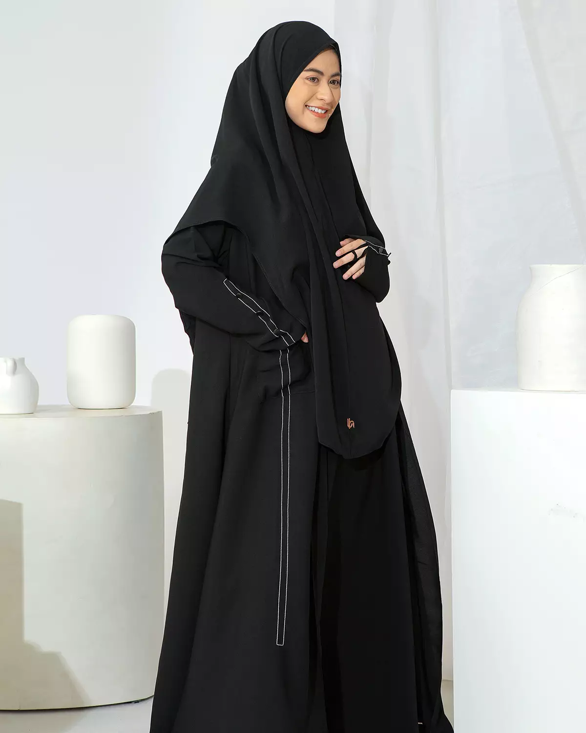 Meena Abaya Outer Black