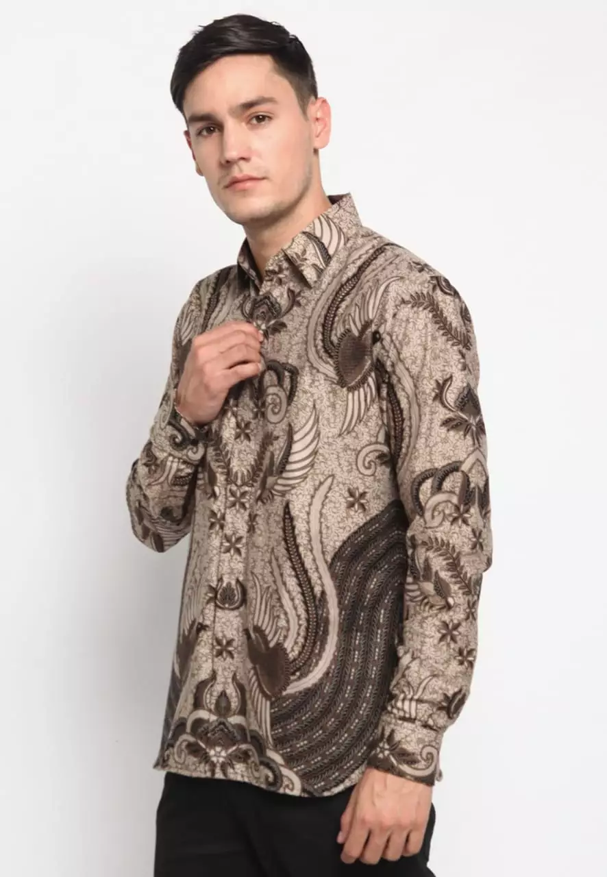 Kemeja Batik Pria Premium Slimfit Elegant Modern Lengan Panjang Halayudha Krem