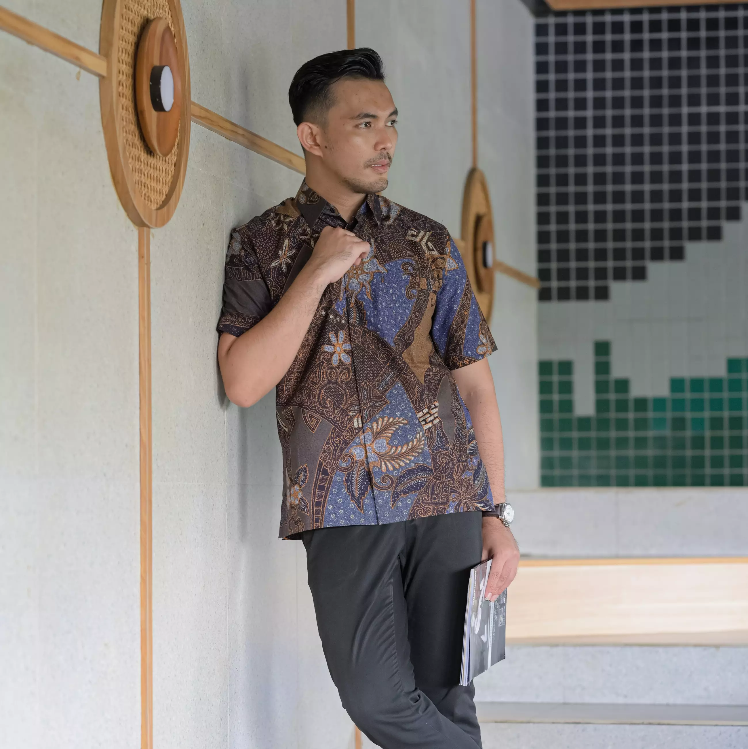 Hem Batik Dzul Bijadain Lengan Pendek Batik Tulis Slimfit