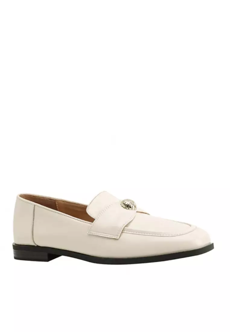 Discount on Twenty Eight Shoes  shoes - SKU: VANSA Fashion Gold Buckle Loafers VSW-F8805-88