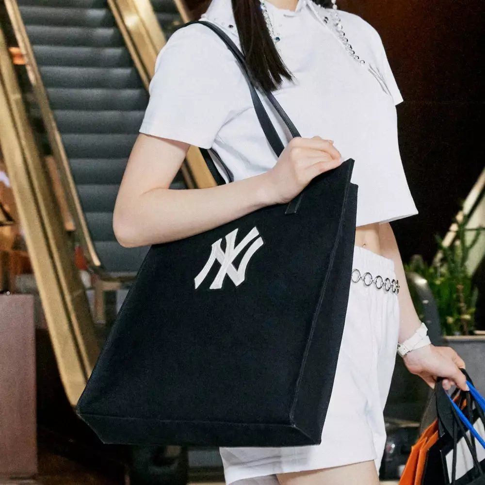 MLB CANVAS TOTE BAG BLACK NEW YORK YANKEES