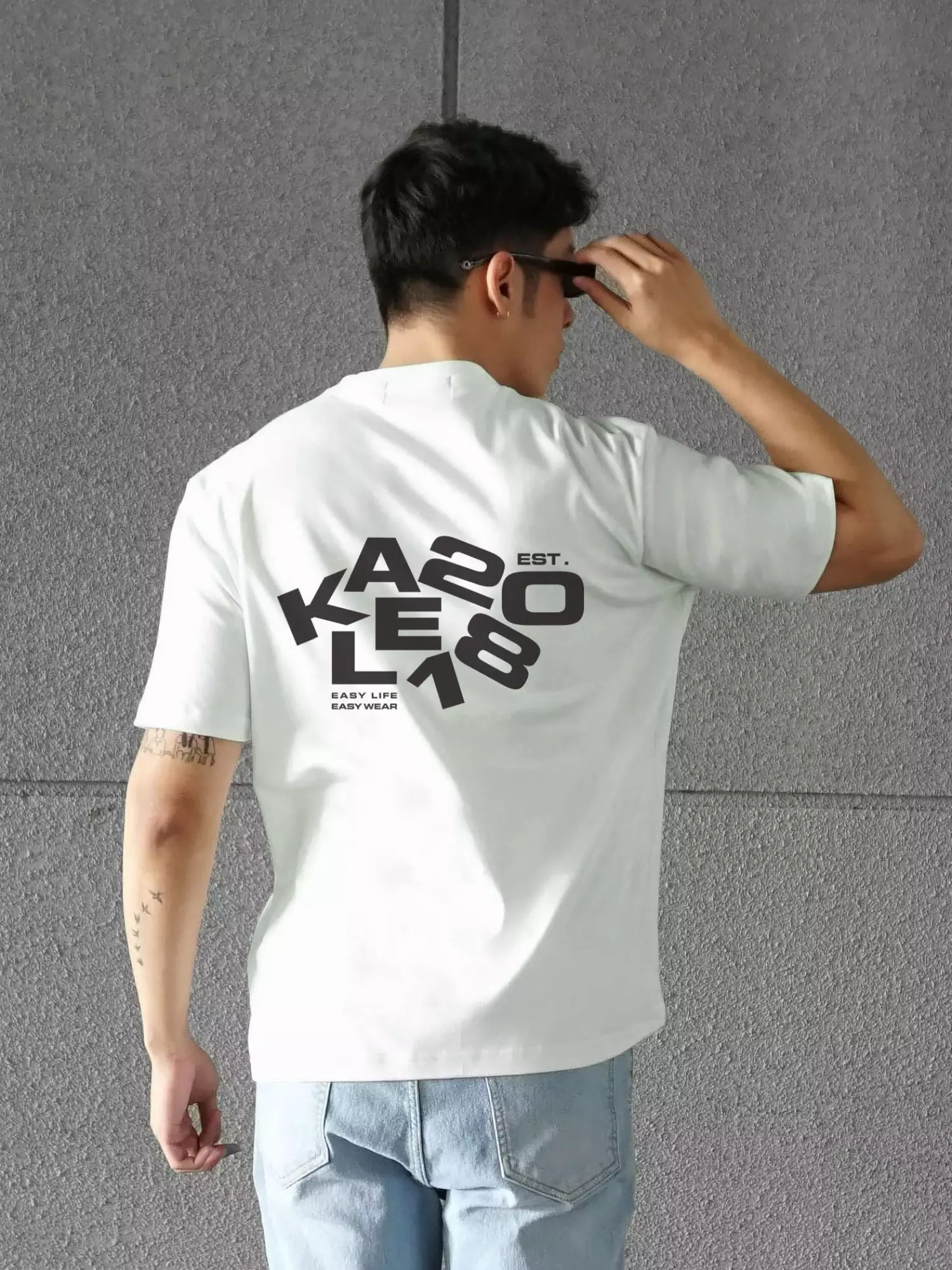 Kale Miles White / Kaos Boxy Fit / kaos heavy weight cotton / atasan kaos pria / baju kaos pria / kaos basic pria / kaos korea