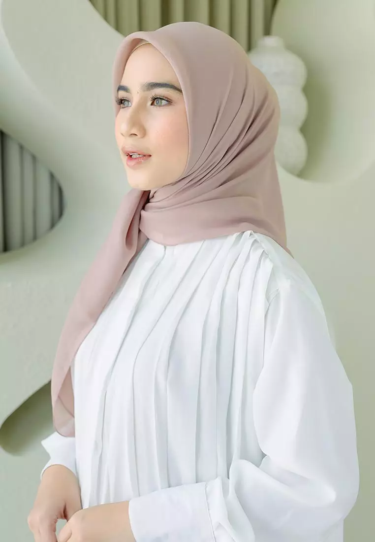 Polly Cotton (Hijab Segiempat Bella Square) Pink Pastel