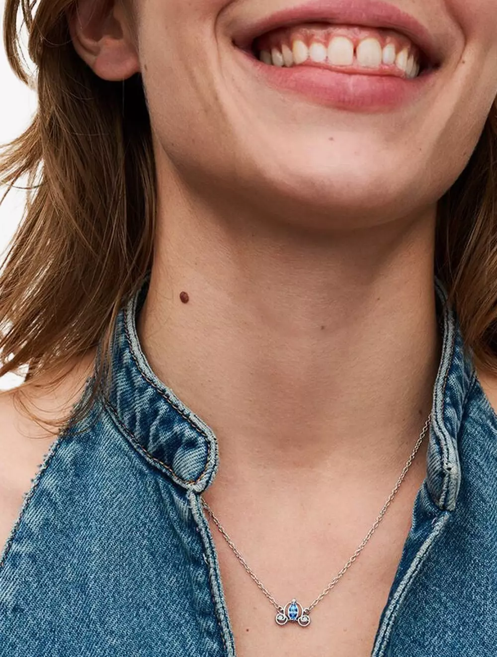 Disney Cinderella sterling silver collier with fancy light blue and clear cubic zirconia