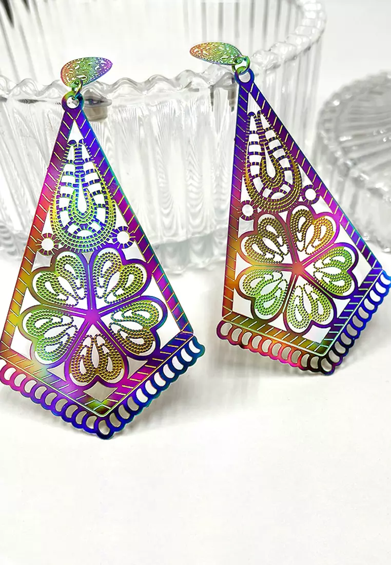 Laser Etched Kite-Shaped Earrings In Rainbow