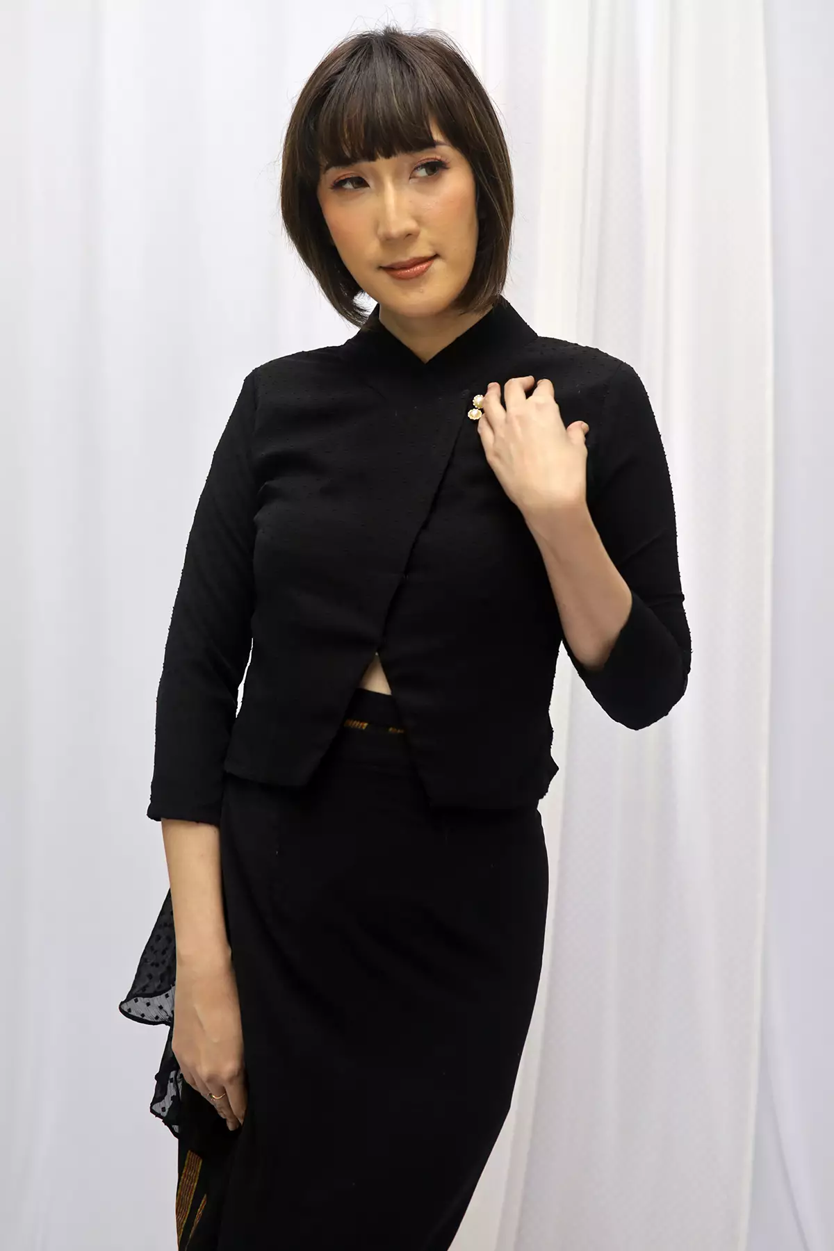 Maharani Mignight Janggan Hitam Kebaya