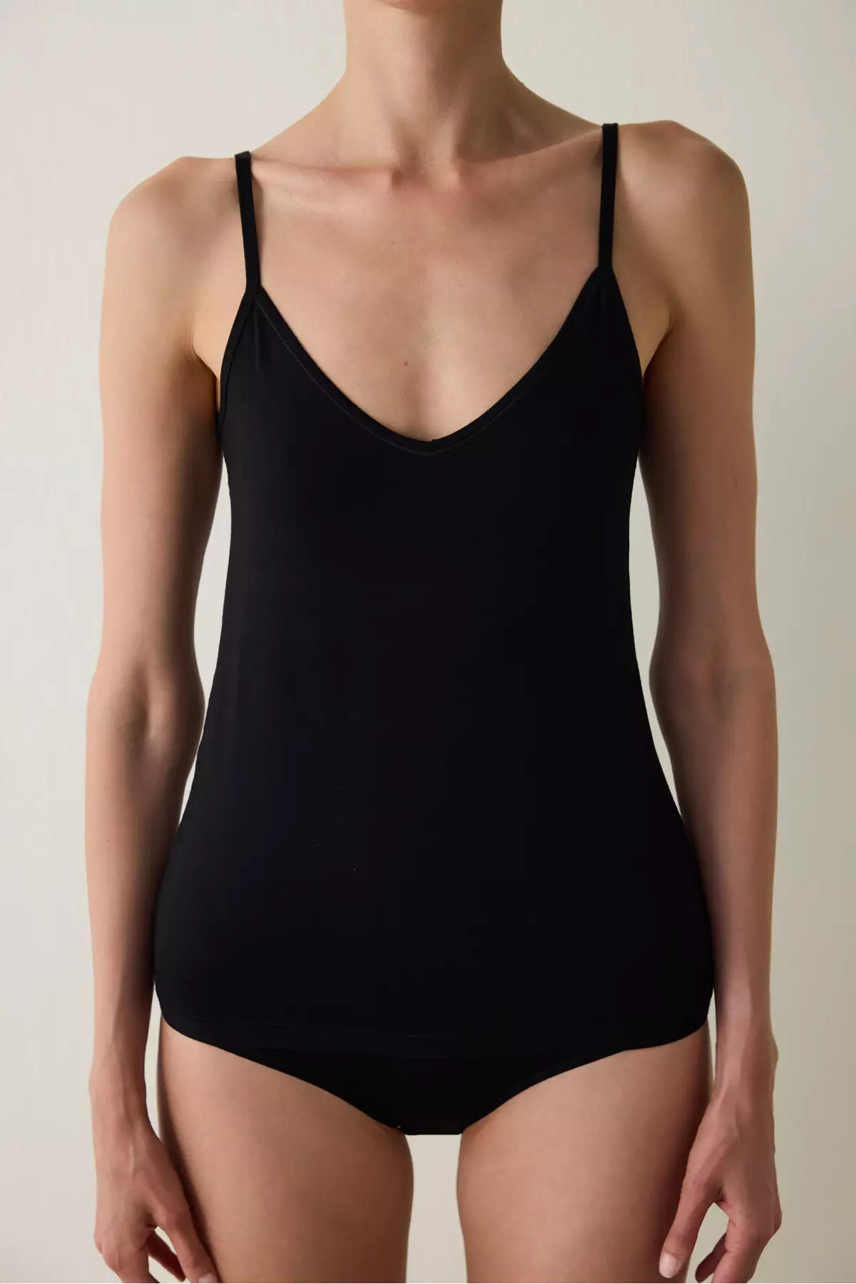 Black Collagen Anti Aging Two-Way Collar Undershirt