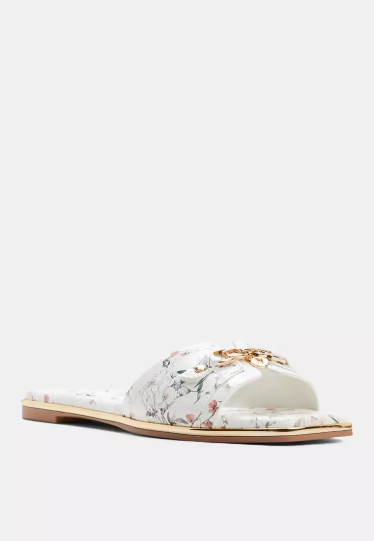 Alamassi Flat Sandals
