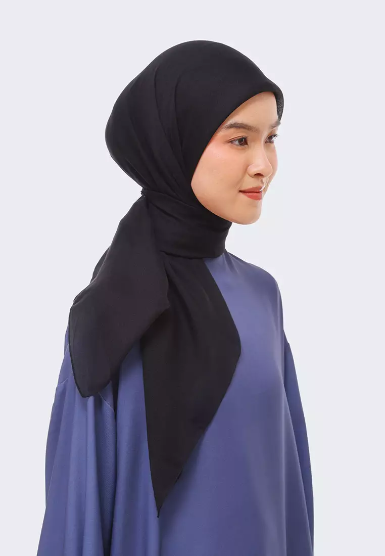 Ria Miranda Black Rarina Scarf