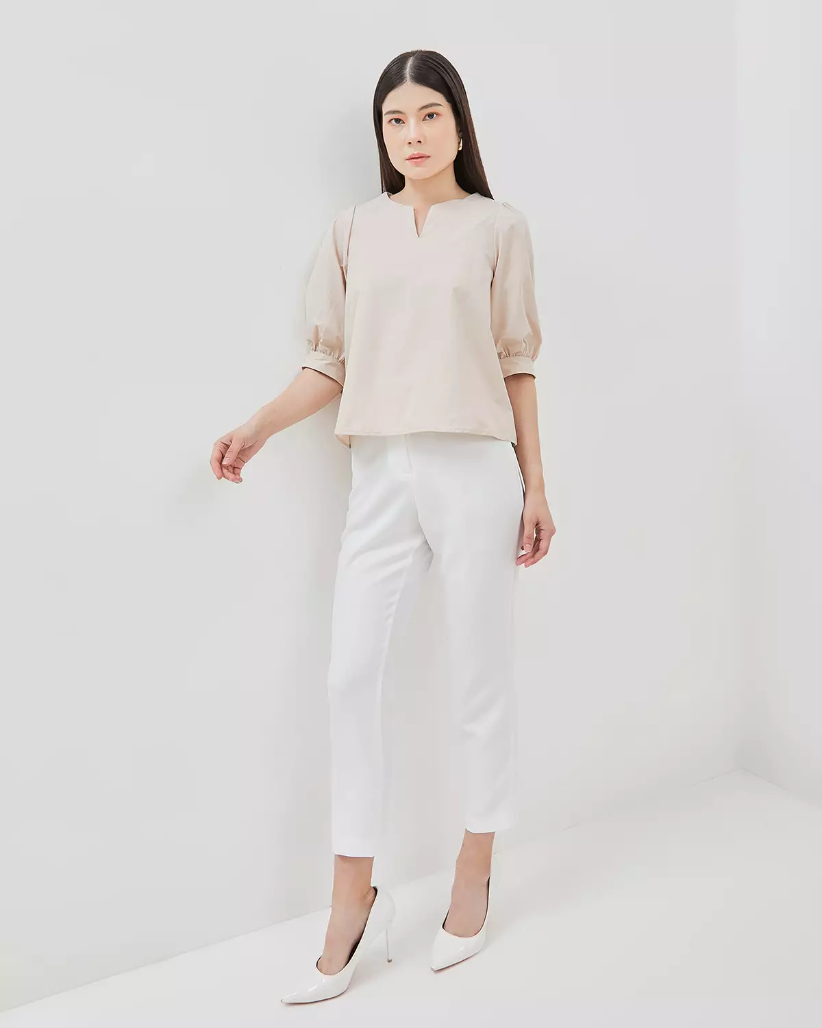 WOMEN'S CREAM V-NECK PUFF SLEEVE BLOUSE