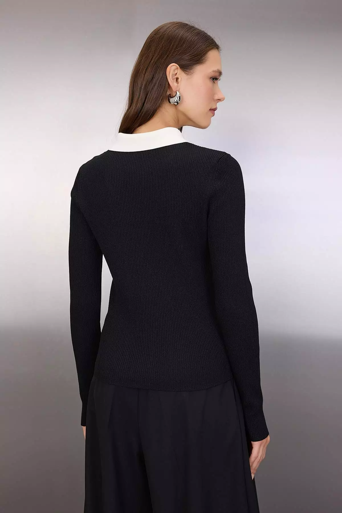 Black Shirt And Lace Garnished Fitted/Full Body Knit Cardigan