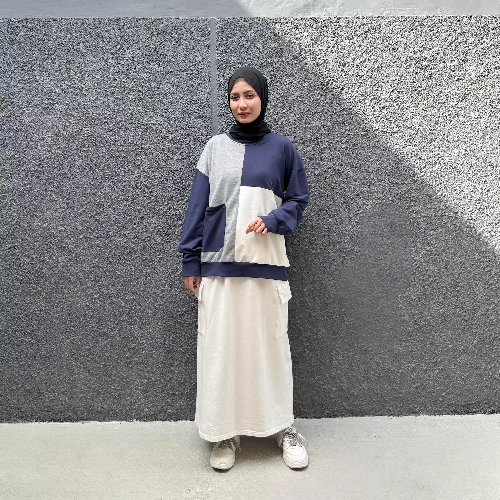 Atasan Wanita - Sweater Monochrome NAVY