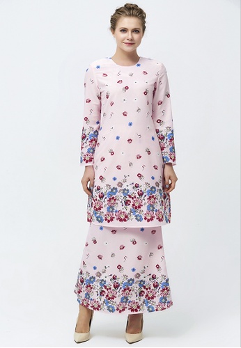 Teeny Flower Placement Prints Baju Kurung from Era Maya in Pink