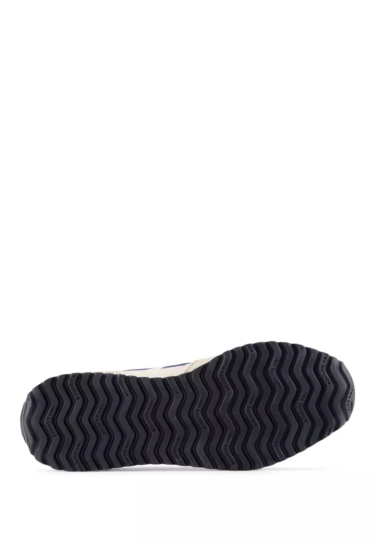 471 Classic Lifestyle Shoes