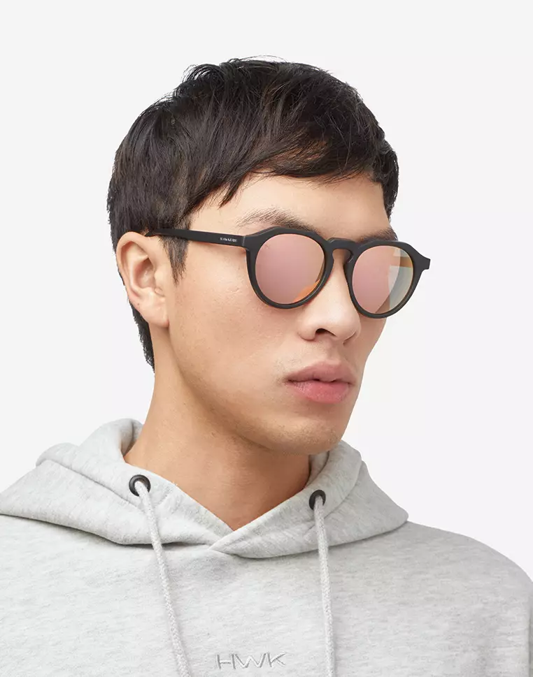 HAWKERS POLARIZED Black Rose Gold WARWICK RAW. Sunglasses for Men and Women, Unisex. UV400 protection. Official product designed and made in Spain