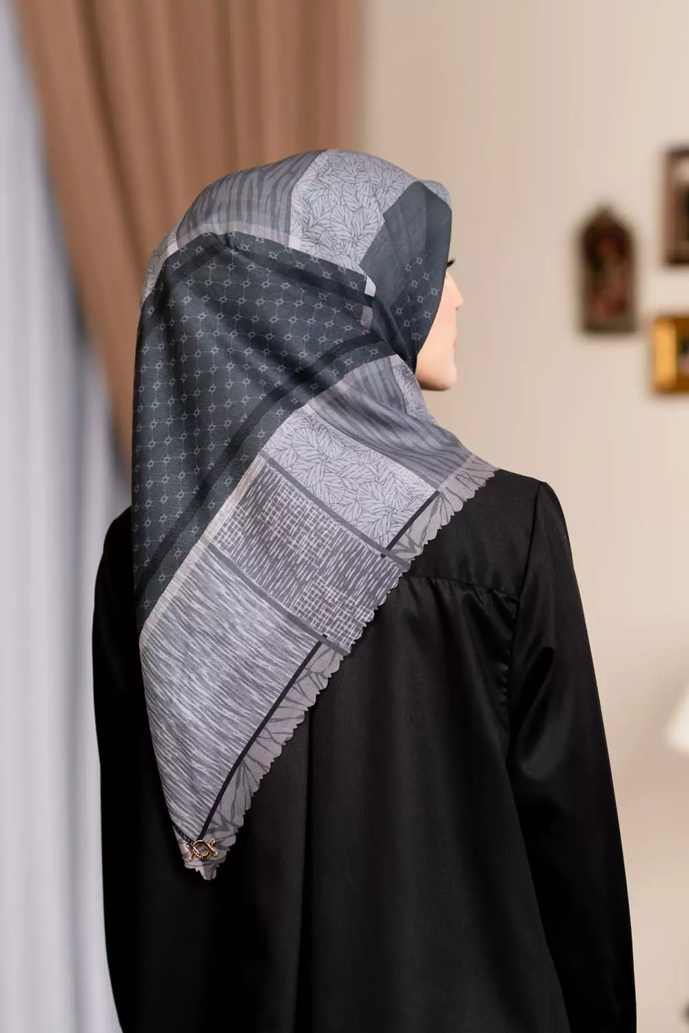 Klamby - Tiani Scarf Haze Ebony