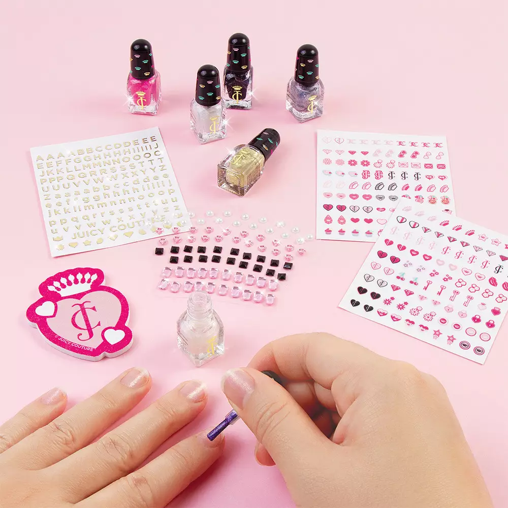 MAKE IT REAL SET JUICY COUTURE MANICURE DAZZLING DESIGNS