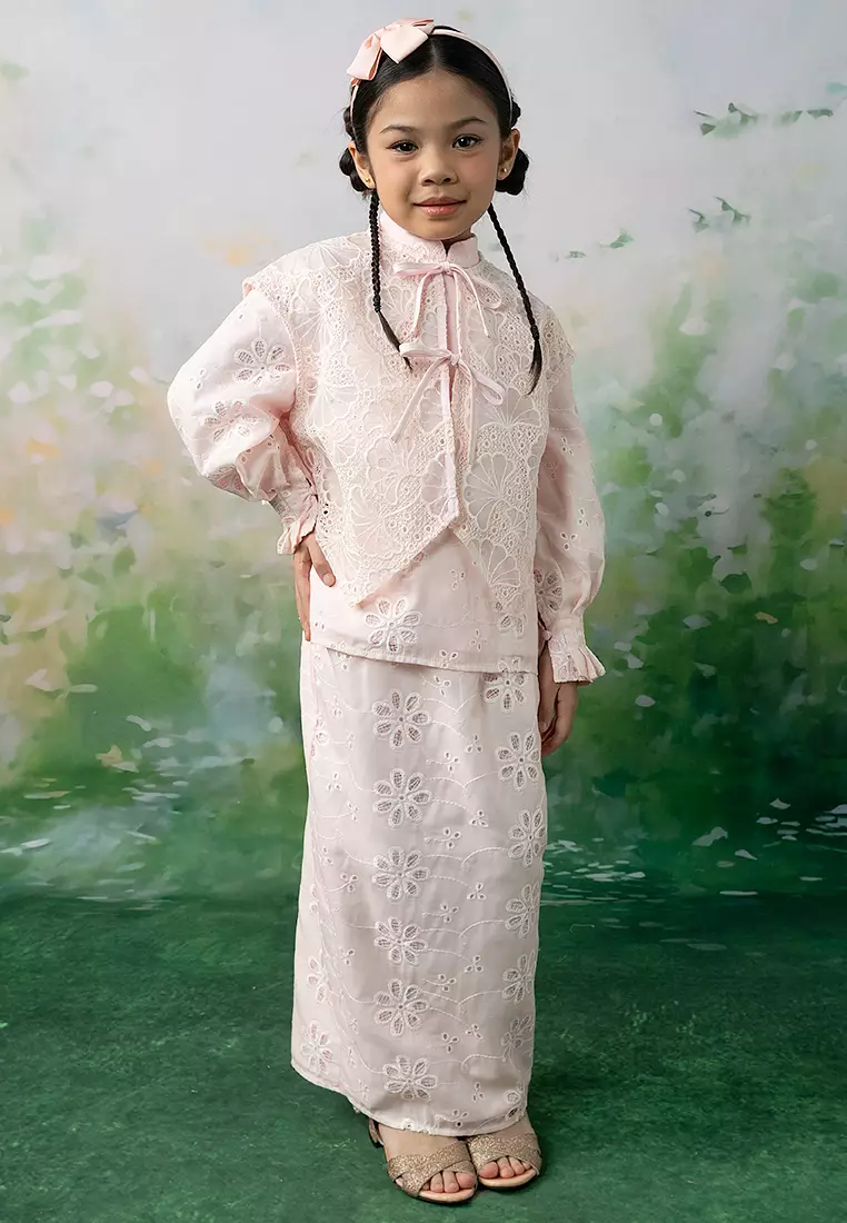 Amelia Kedah with Vest Set