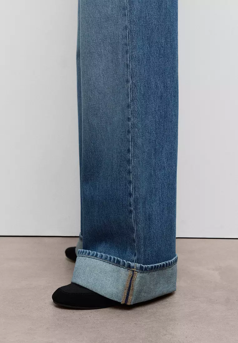 Wide-Leg Jeans with Turn-Up Hem