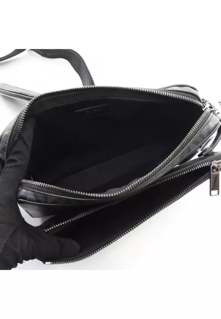 Pre-Loved Christian Dior CD Diamond Shoulder bag PVC leather black