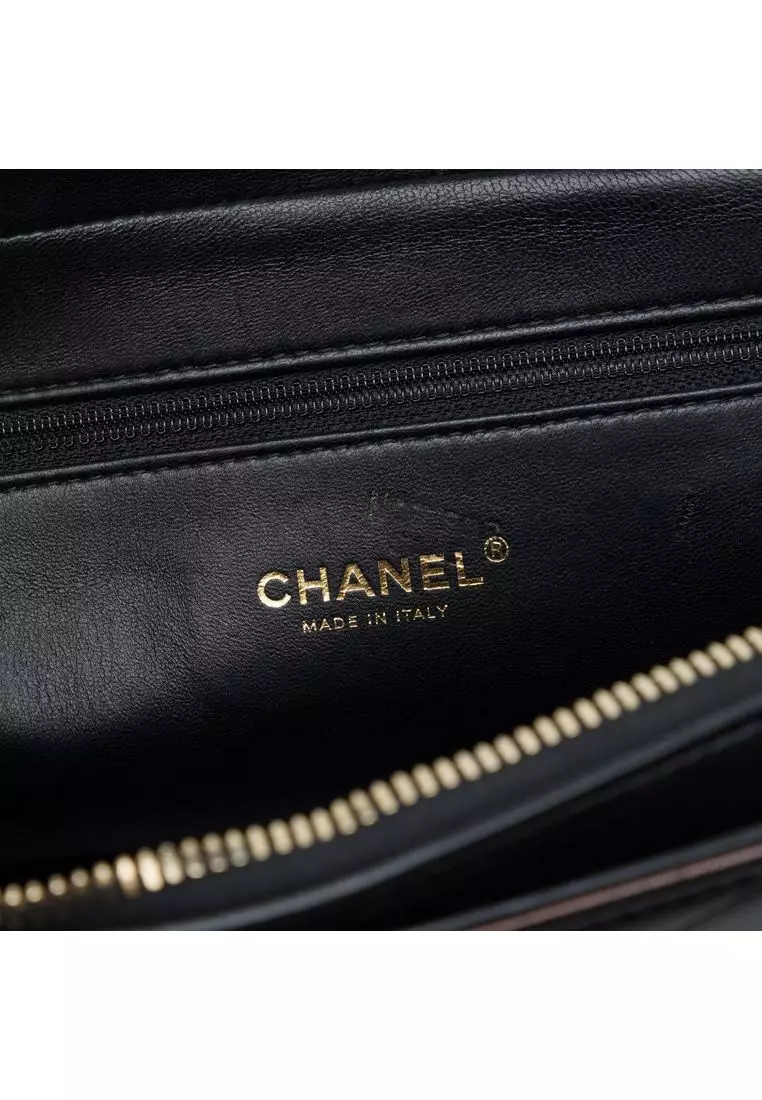 Pre-Loved Chanel Cc Chevron Calfskin Medal Flap