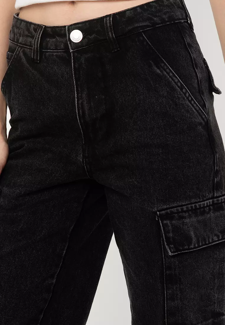 Wide Leg Cargo Jeans