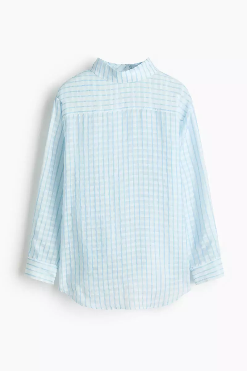 Reverse-collar popover shirt