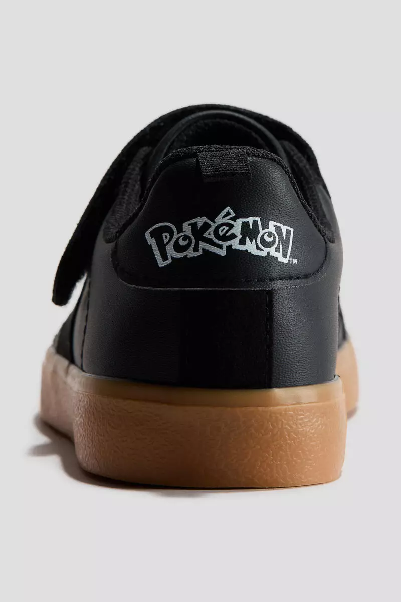 Motif-detail trainers