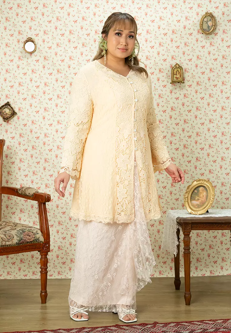 NAQILA PLUS SIZE LACE TOP