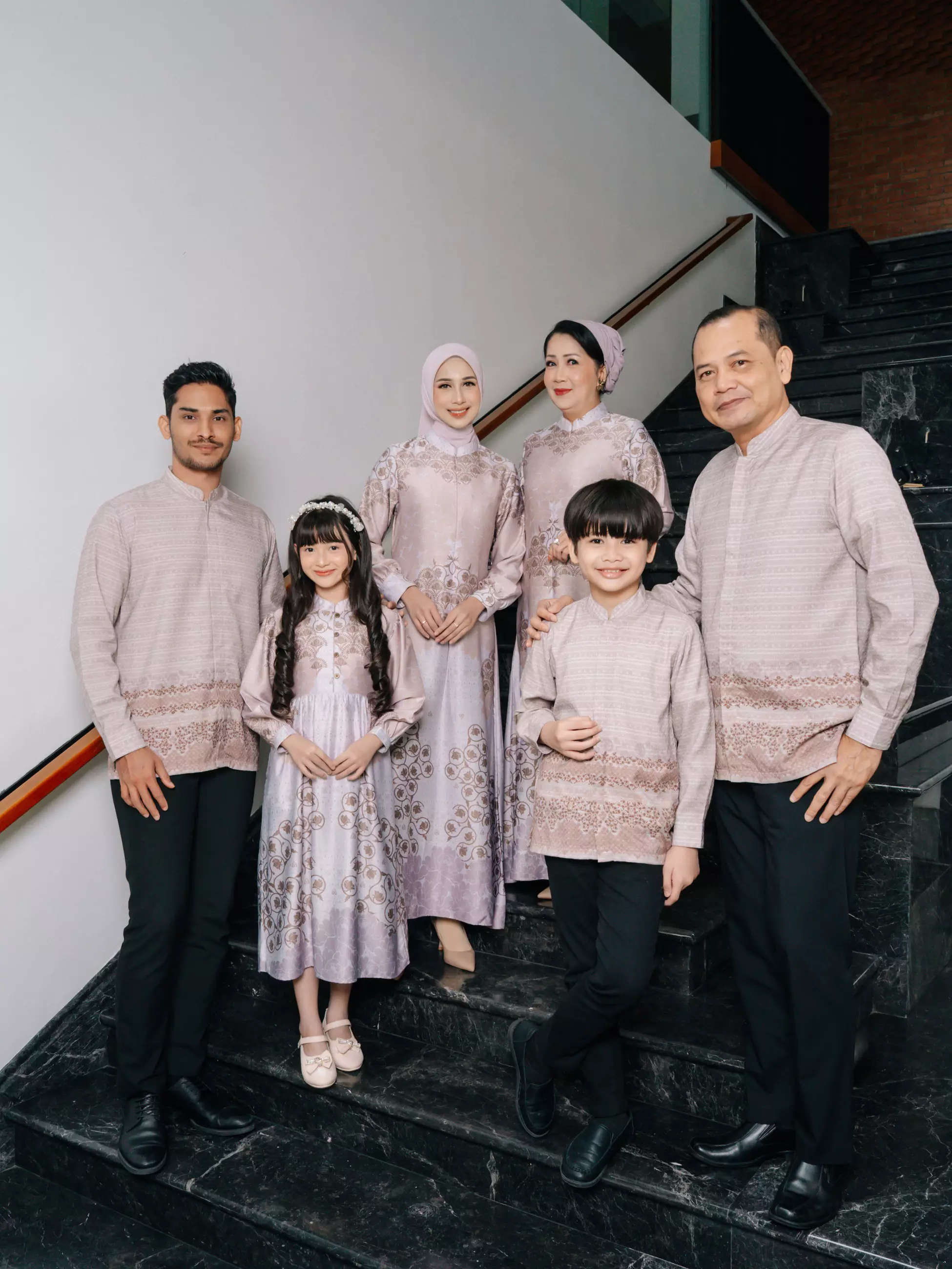 Kanaya Soft Pink Kemeja Batik Koko Pria Furing Lengan Panjang Regular Fit