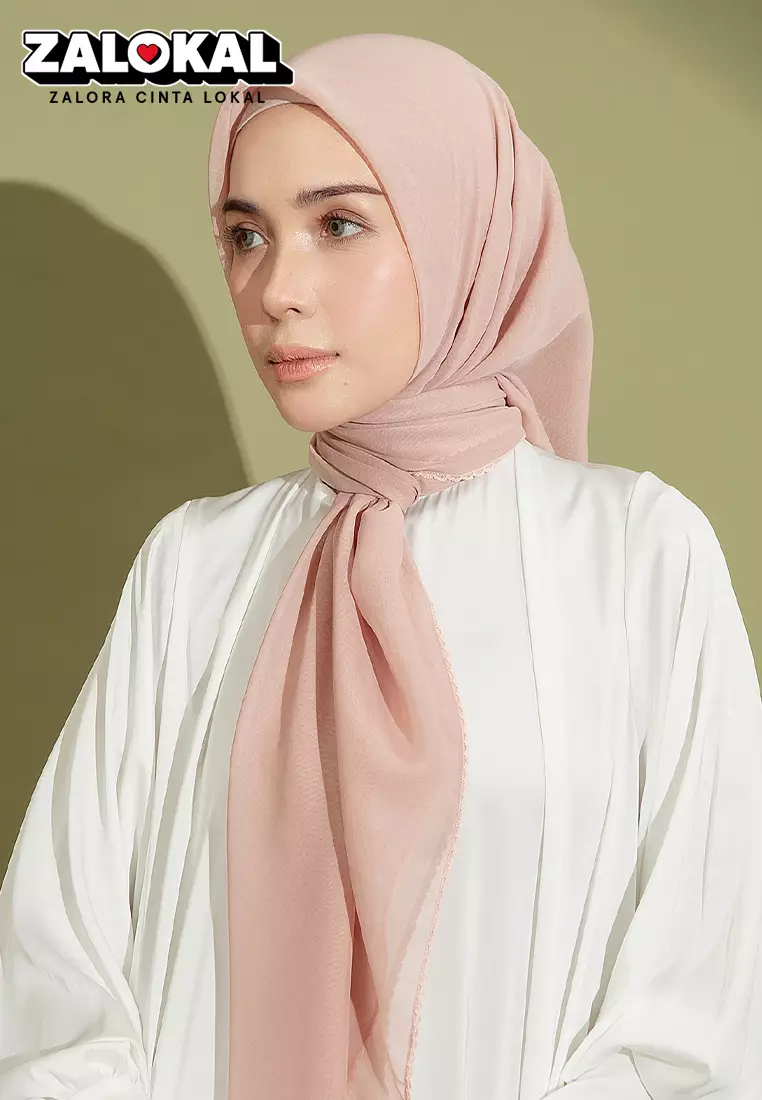 Paris Embroidery Signature Square (Lozy X Hamidah) Peach