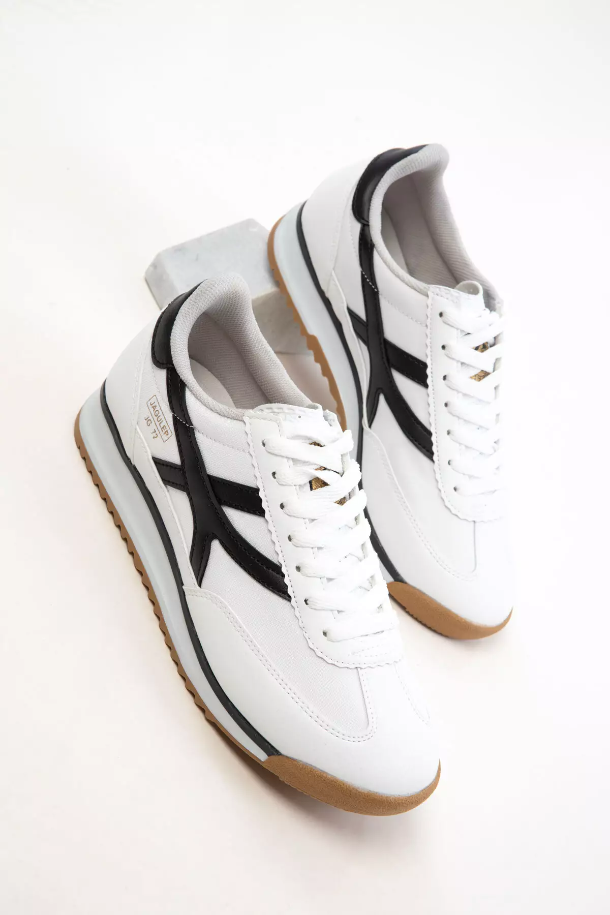 White-Black Women's Sneaker 20761