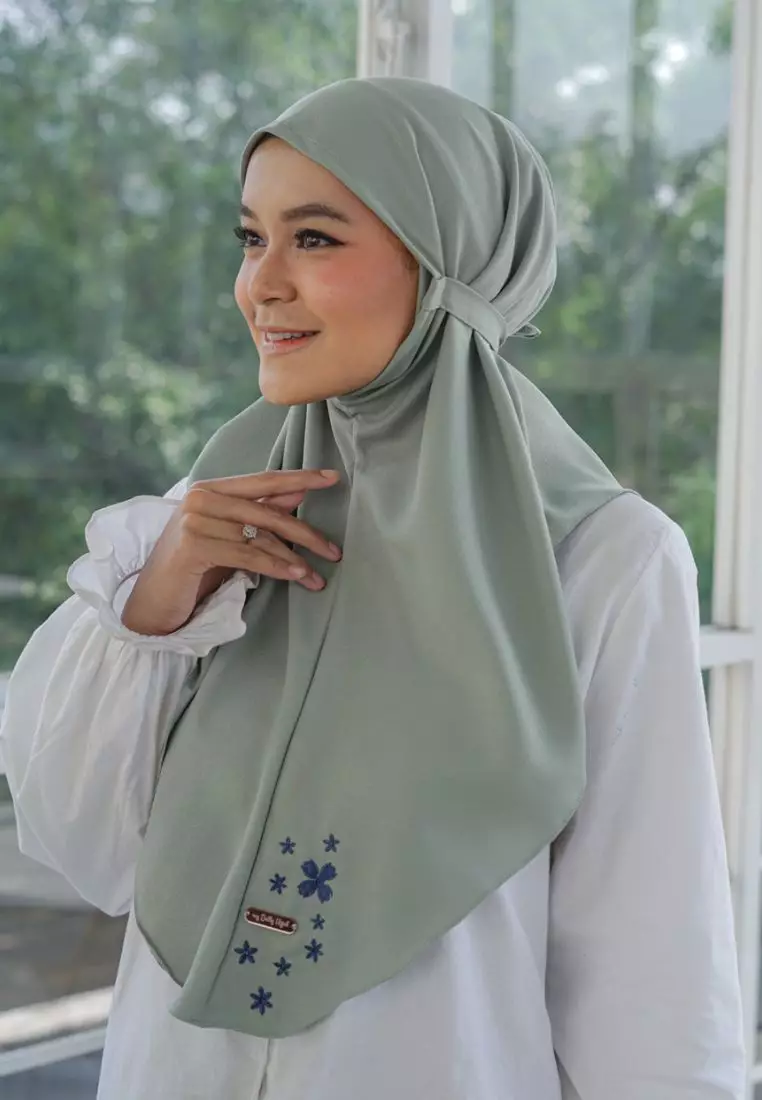 Bergo Azzura Embroidery Matcha