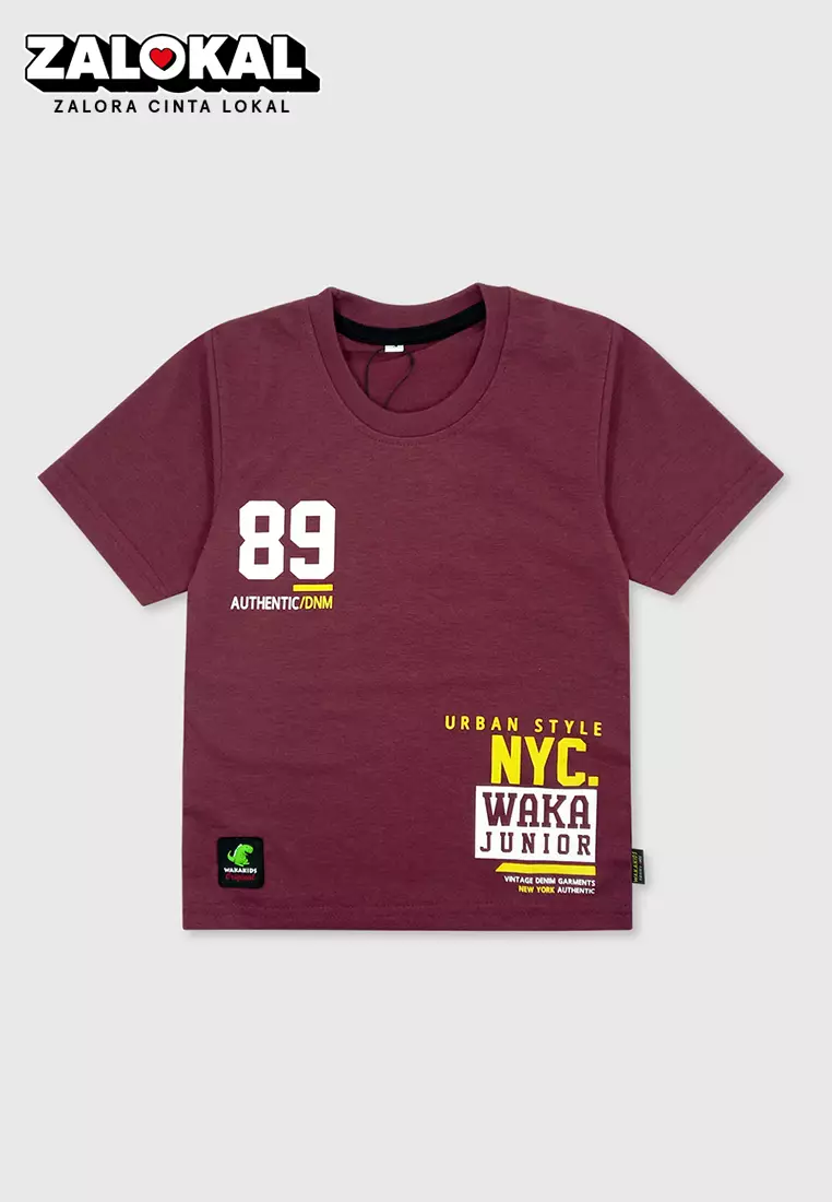 Wakakids Kaos Anak Laki Laki Baju Atasan Oblong Lengan Pendek Motif NYC Junior 4011 Wkats Maroon