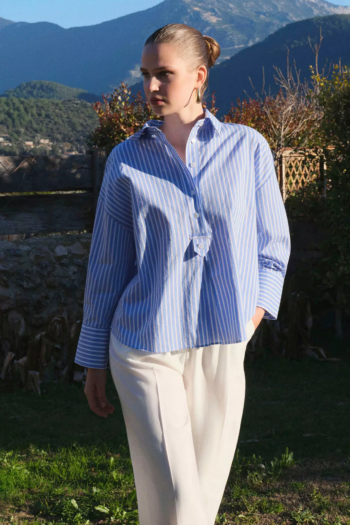 Blue-Beige Striped Half-Buttoned Oversized Woven Blouse Twoss26Bz565