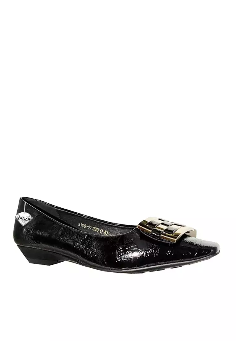 Discount on Twenty Eight Shoes  shoes - SKU: VANSA Classic Square Buckle Flat Wedges VSW-F-3189-10