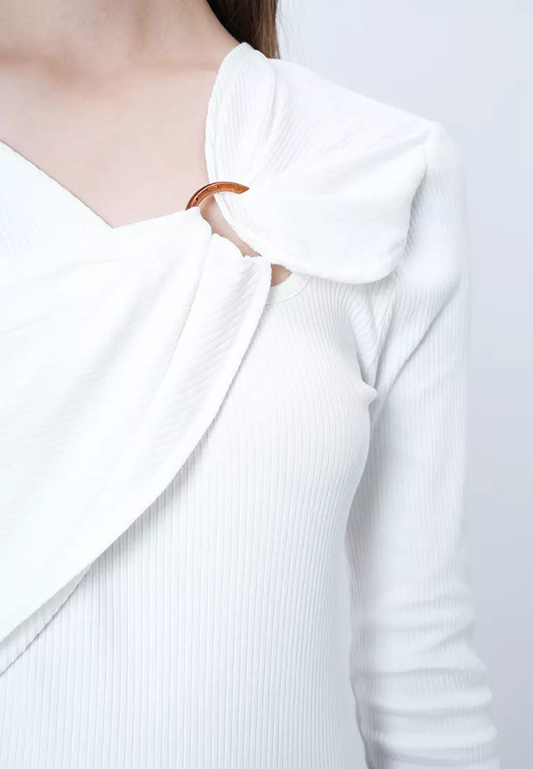 Accessory Detailed Asymmetrical Gathered Blouse